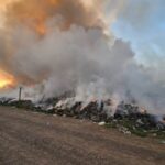 Proglašena vanredna situacija u Brodu zbog požara na deponiji – Oružane snage BiH na terenu