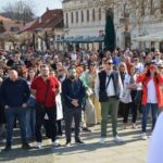 Drugi dan protesta ljekara u Tuzli: Sindikat najavio mogućnost štrajka.