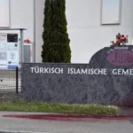 Procurili dokumenti: Svinjske glave pred džamijama u Parizu  i Njemačkoj ostavljali Srbi, iza svega stoji Rusija?