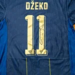 Dres Edina Džeke prodat za 95.100 KM!