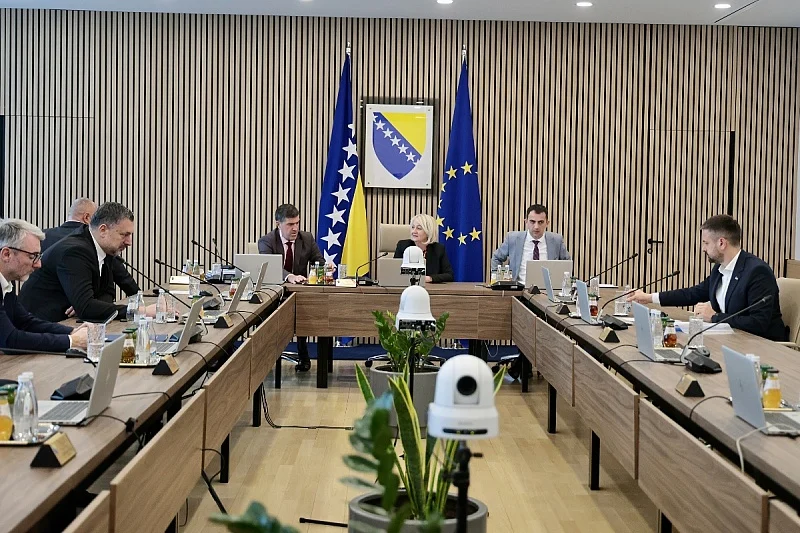 Vijeće ministara BiH donijelo odluku: Državljani Srbije u nedjelju glasaju na 27 lokacija širom BiH